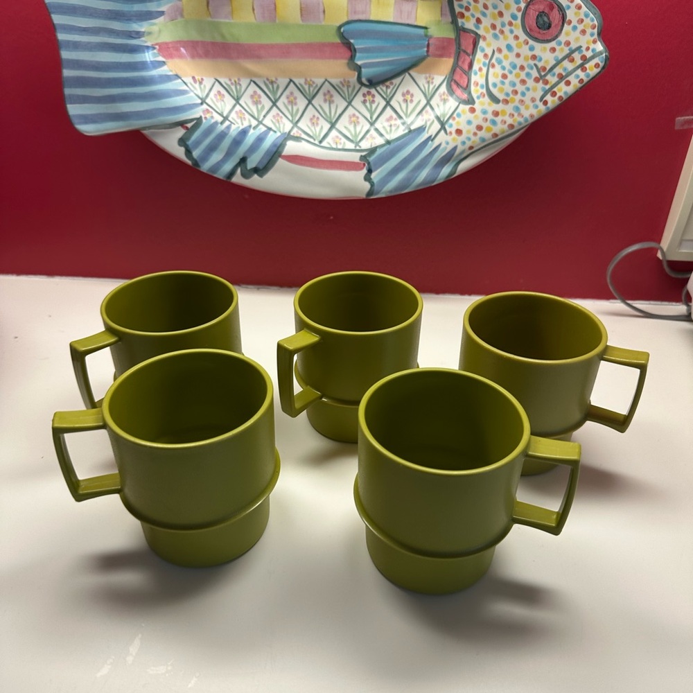 5 Vintage Tupperware Olive Green Mugs $30 - Picture 2 of 4